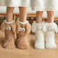 📢📢18,99 Kaufen Sie 1, erhalten Sie 1 kostenlos!!!💗LETZTER TAG VERKAUF 50% RABATT⚡50.000 VERKAUFT💕Damen Plüsch Hausschuhe Socken Bodensocken Winter Zuhause Indoor Verdicktes Fleece-Futter Rutschfeste Erwachsene Damen Plüsch Schnee Socken Schuhüberzüge