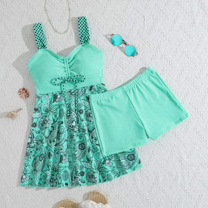 Badeanzug-Set: Badekleid & enganliegende Badeshorts